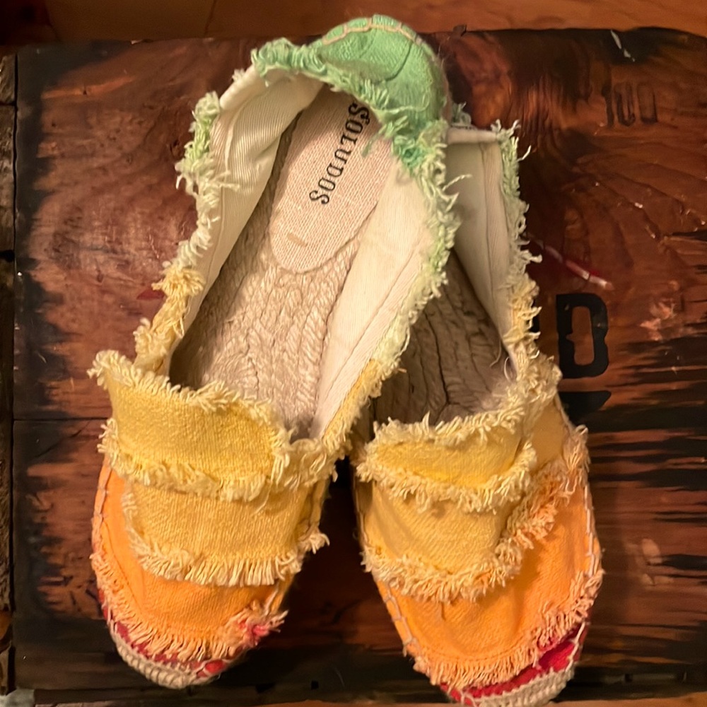 Soludos ombré frayed espadrilles like new. Rainbow